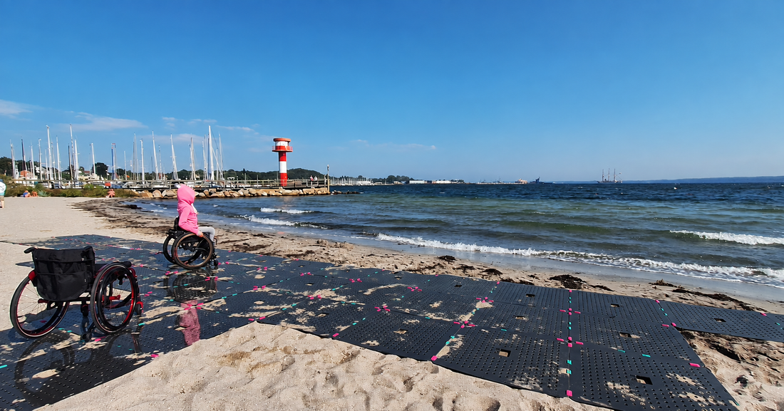 TRAIL-MATE path mats on the beach